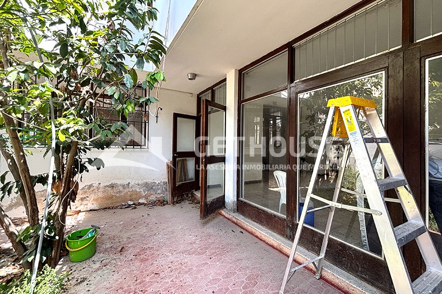 SE VENDE CASA EN ESQUINA Y CON PRECIO DE OCASION | URB MIRAFLORES