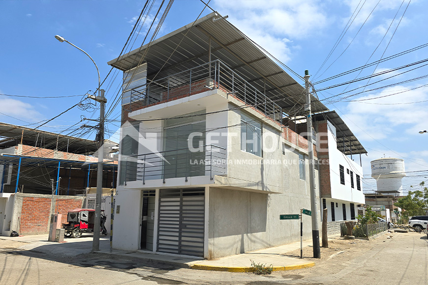 SE ALQUILA ACOGEDORA CASA DE 02 PISOS Y AZOTEA | URB. SOL DE PIURA - LOS PORTALES