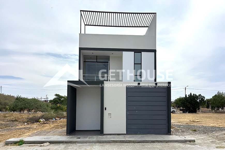 SE VENDE MODERNA CASA DE ESTRENO CON PISCINA | URB. ALAMEDA CC