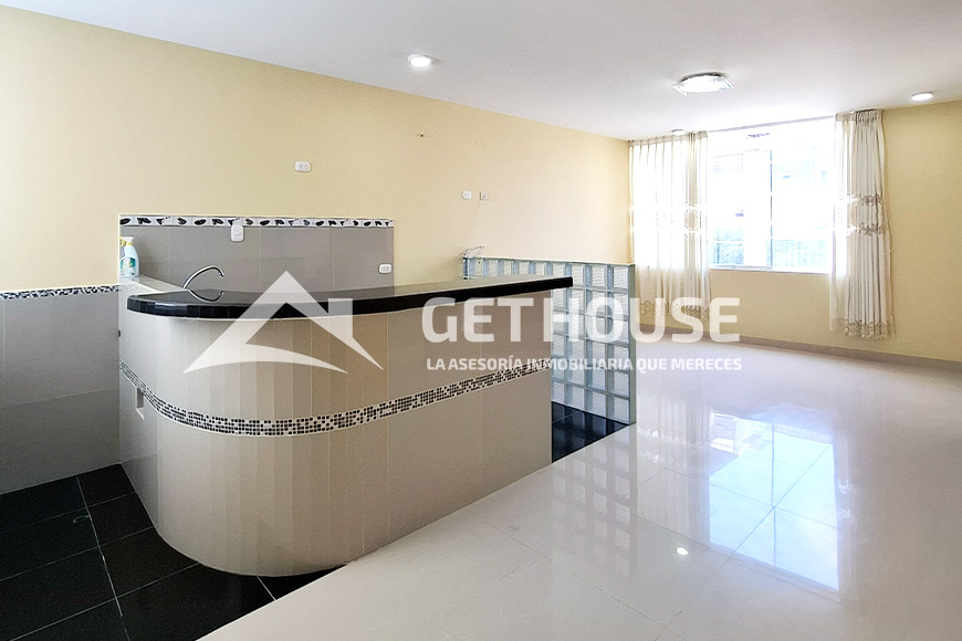 SE ALQUILA ACOGEDOR DEPARTAMENTO EN 3ER PISO | URB. MIRAFLORES COUNTRY CLUB