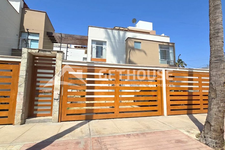 SE VENDE BONITO TRIPLEX EN ZONA EXCLUSIVA | URB. LOS COCOS DEL CHIPE 