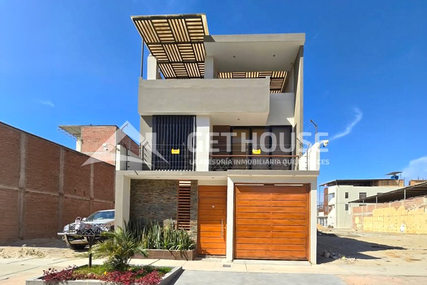 SE VENDE BONITA Y ACOGEDORA CASA | URB. CASUARINAS 