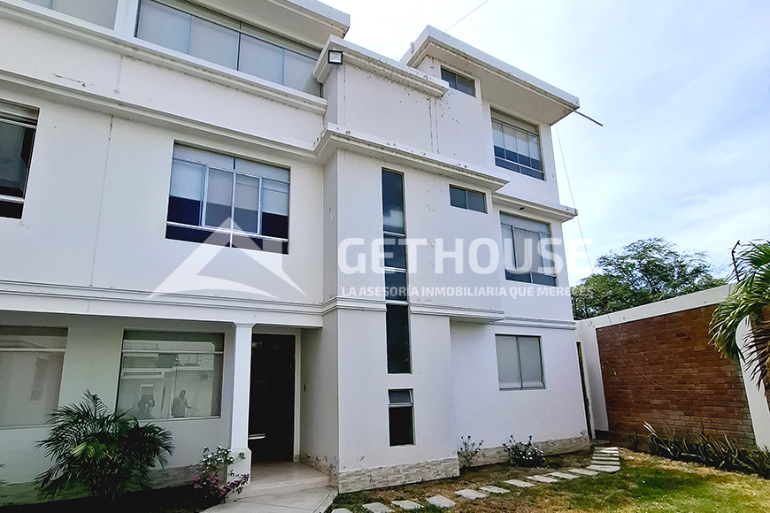 SE ALQUILA AMPLIA CASA EN CONDOMINIO CON PISCINA EN EJIDOS | URB. PORTOBELLO