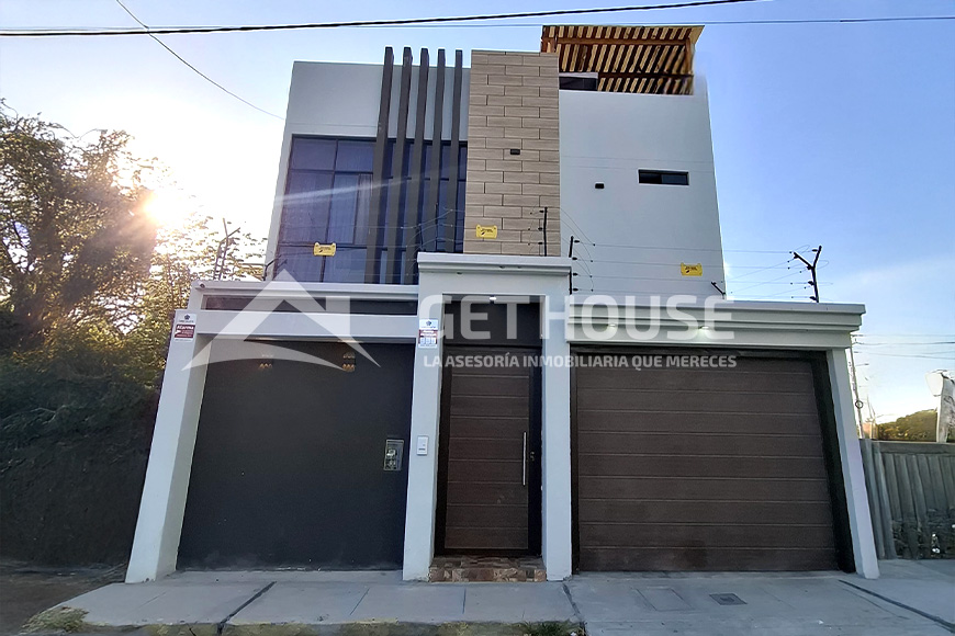 SE ALQUILA BONITA CASA SIN AMOBLAR DE 3 PISOS BUENA ZONA | URB. MIRAFLORES COUNTRY CLUB
