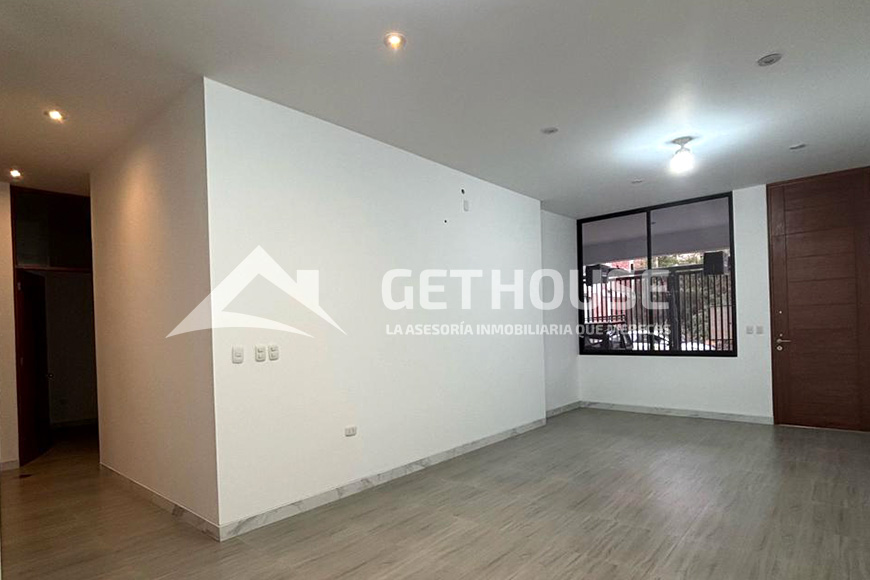 SE VENDE AMPLIO DEPARTAMENTO DE ESTRENO EN 1ER PISO | MIRAFLORES COUNTRY CLUB