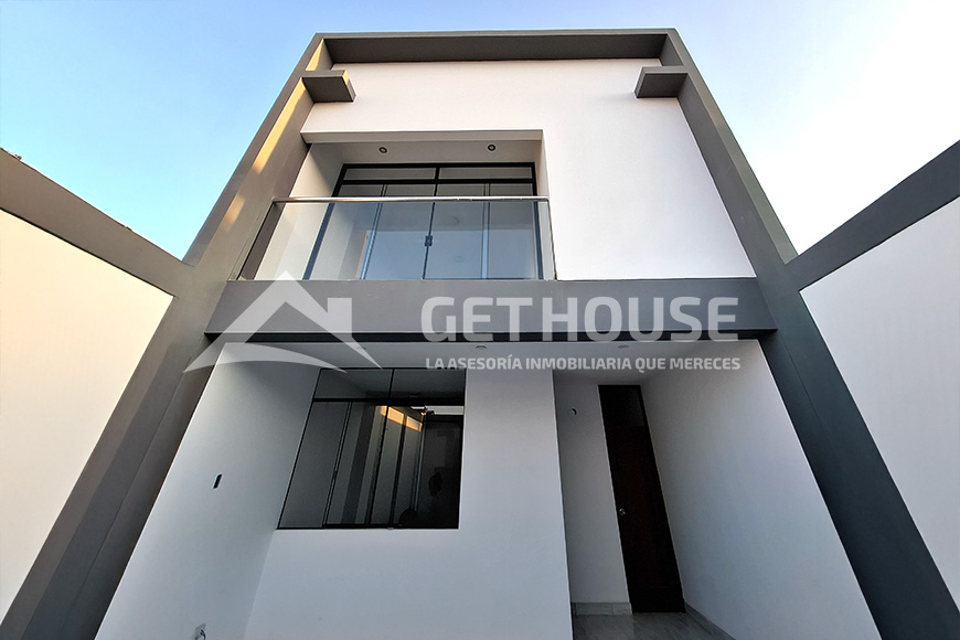 SE VENDE BONITA CASA DE ESTRENO CERCA AL CLUB | URB. BOULEVARD PARK PLAZA